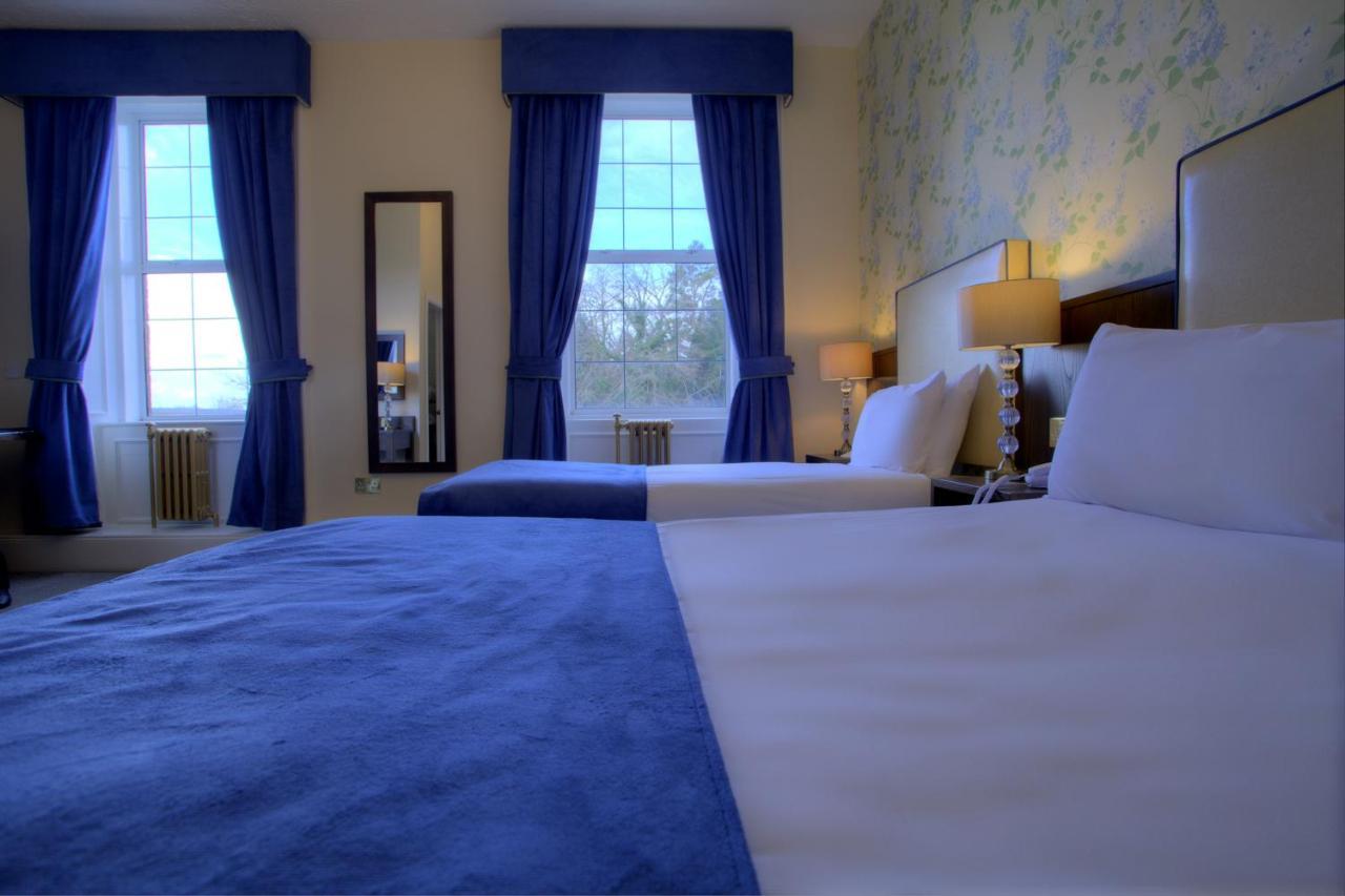 The Lucan Spa Hotel エクステリア 写真