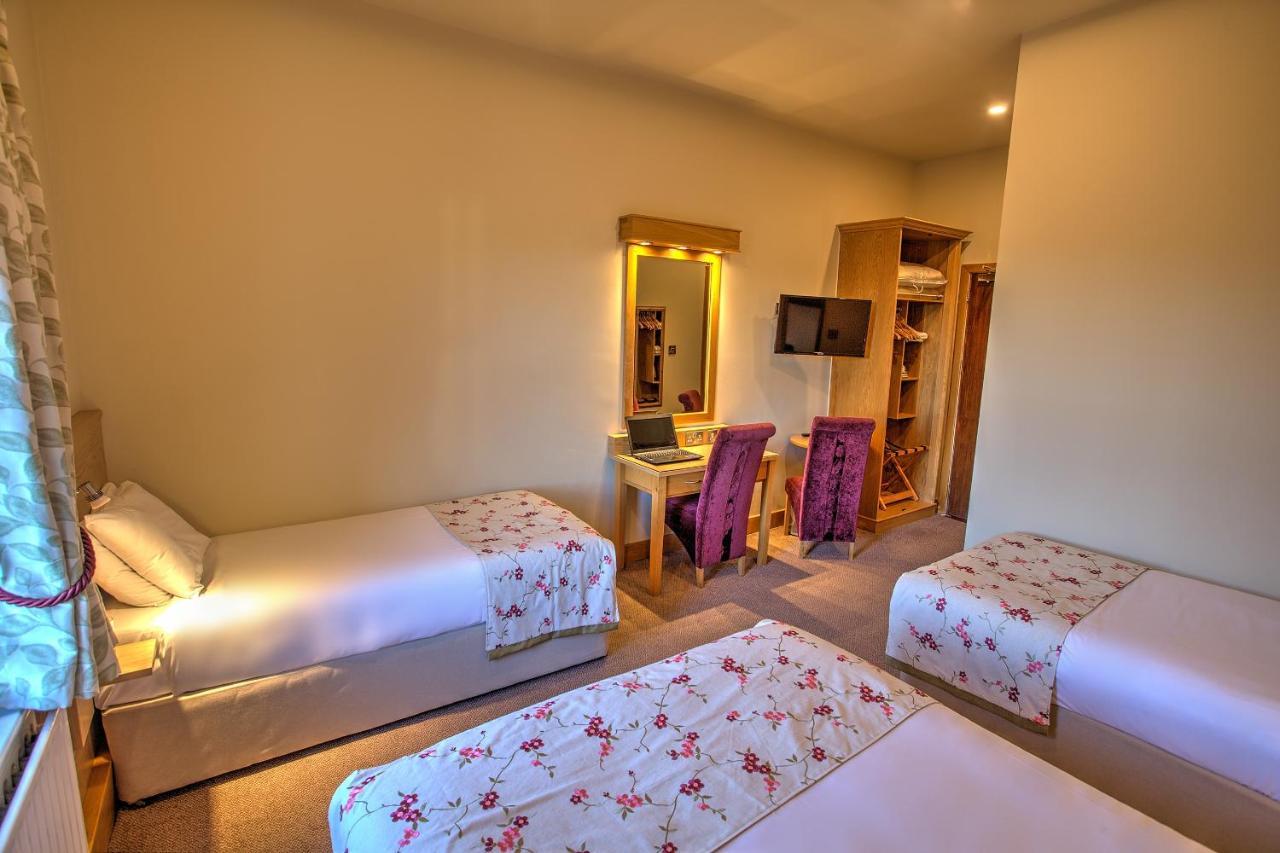The Lucan Spa Hotel エクステリア 写真