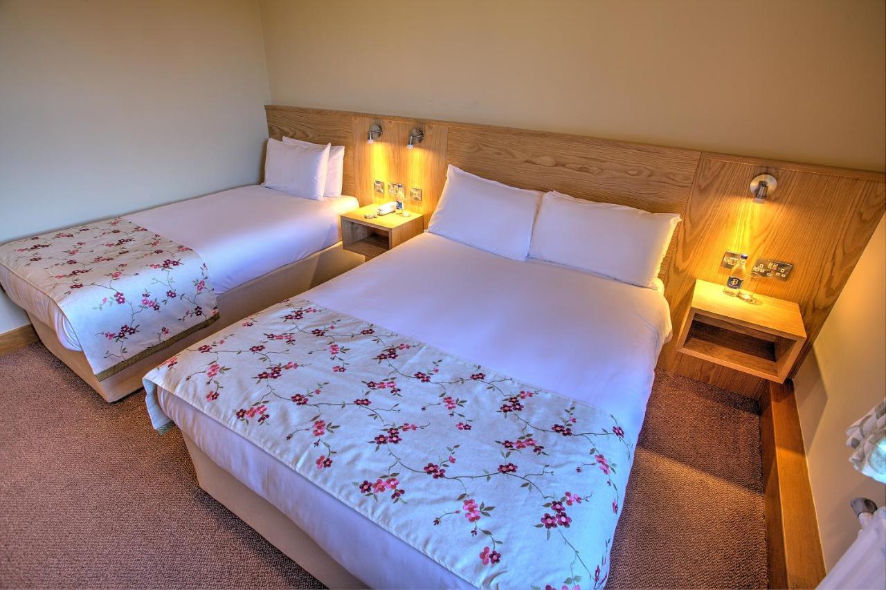 The Lucan Spa Hotel エクステリア 写真