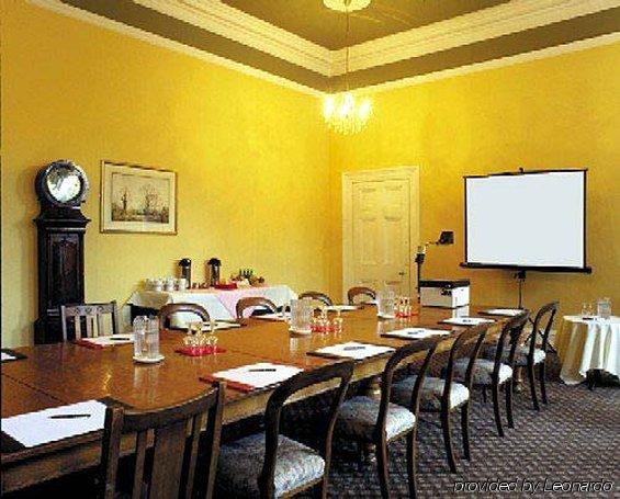 The Lucan Spa Hotel エクステリア 写真
