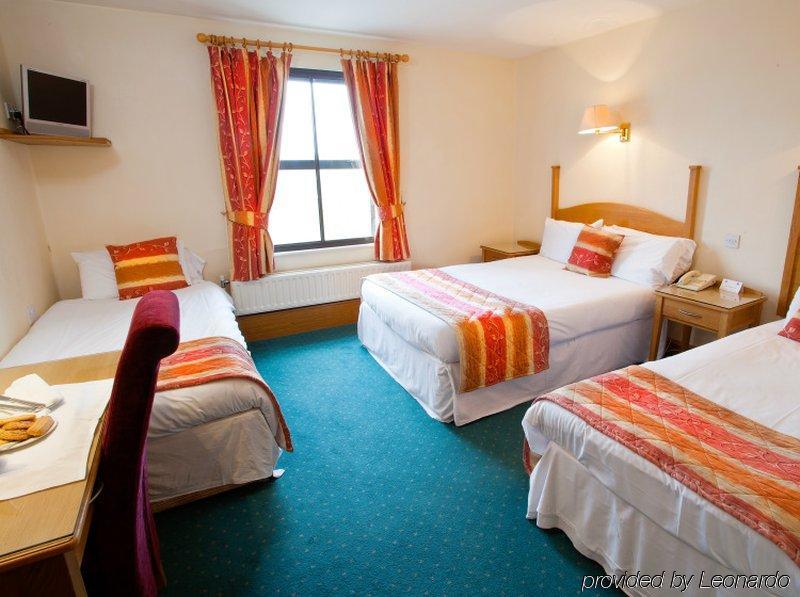 The Lucan Spa Hotel エクステリア 写真