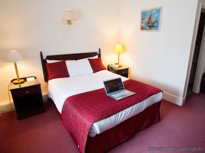 The Lucan Spa Hotel エクステリア 写真