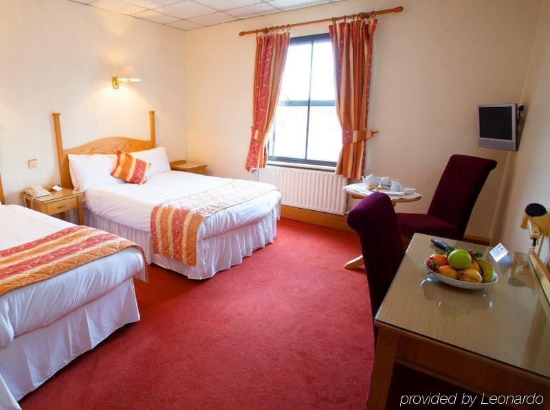 The Lucan Spa Hotel エクステリア 写真