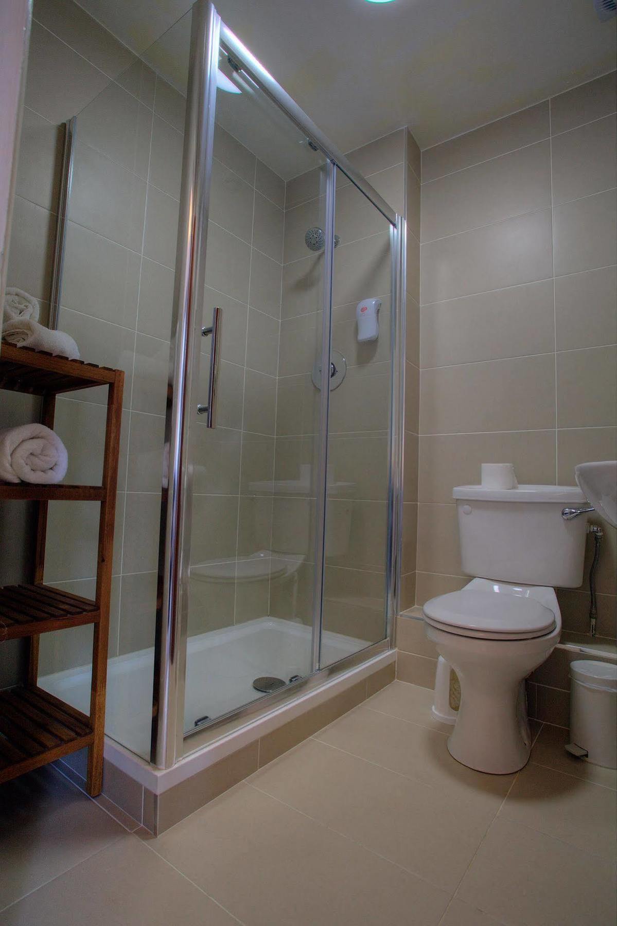 The Lucan Spa Hotel エクステリア 写真