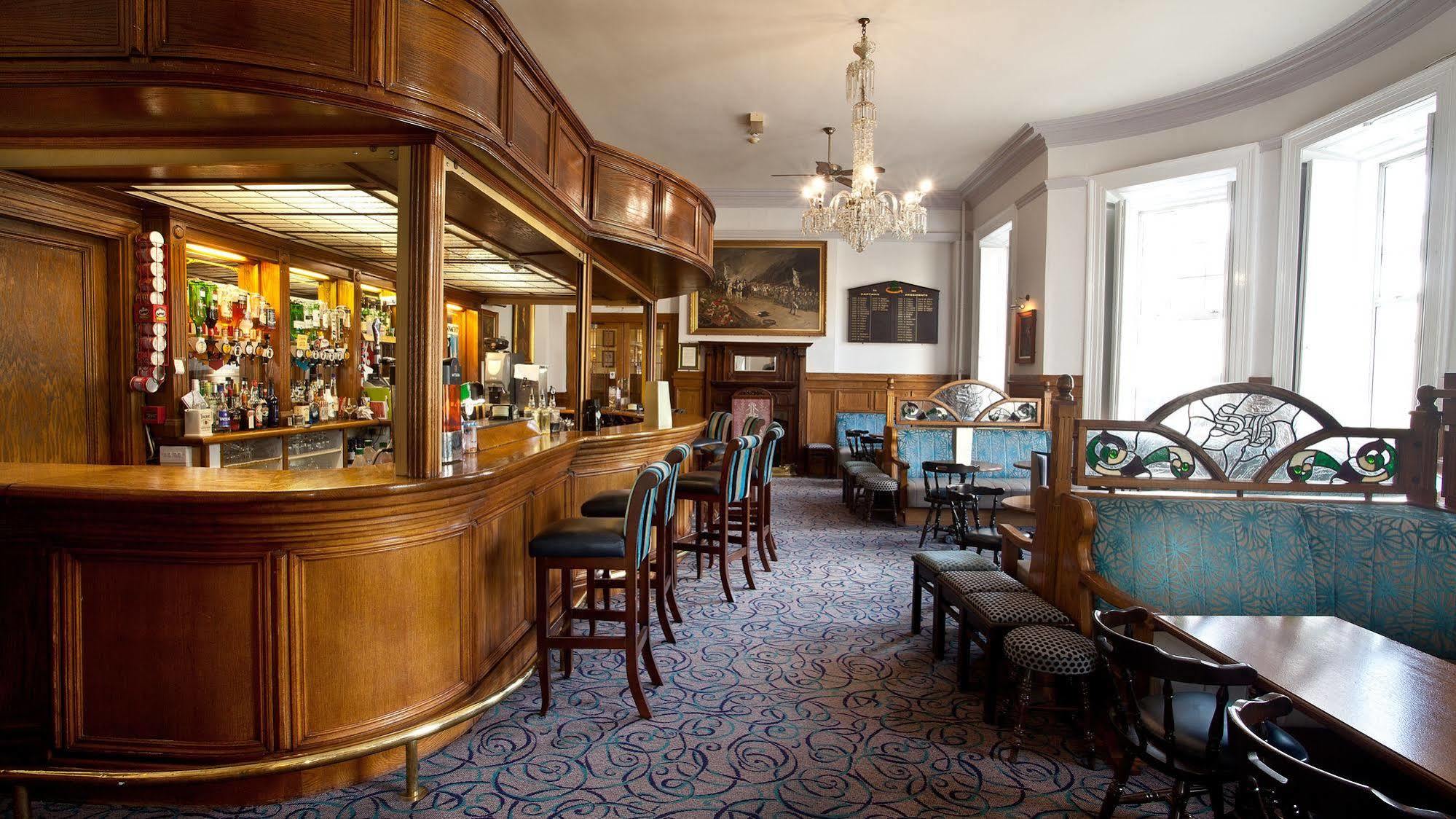 The Lucan Spa Hotel エクステリア 写真